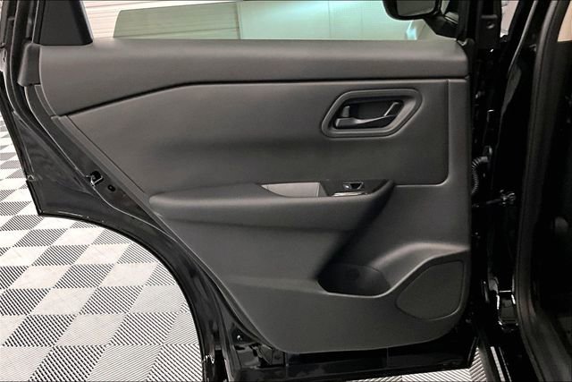 New 2025 Nissan Rogue S image 30