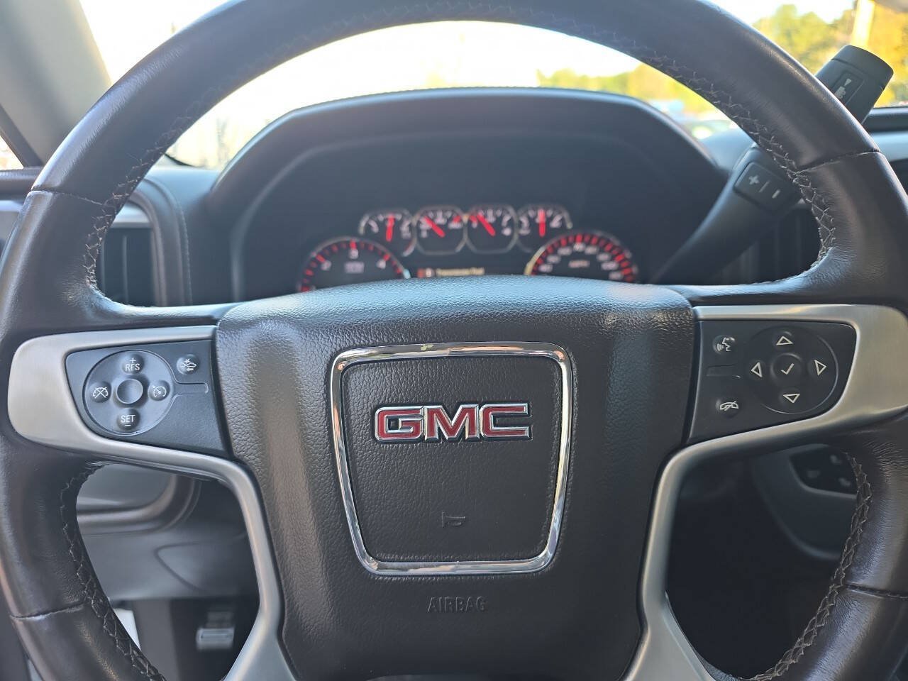 Used 2015 GMC Sierra 1500 SLT w/ SLT Crew Cab Value Package AWD/4WD image 9