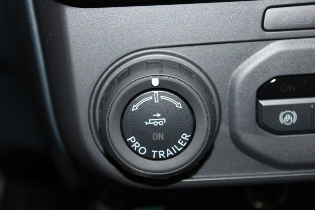 New 2025 Ford Maverick Lariat w/ Black Appearance Package image 38