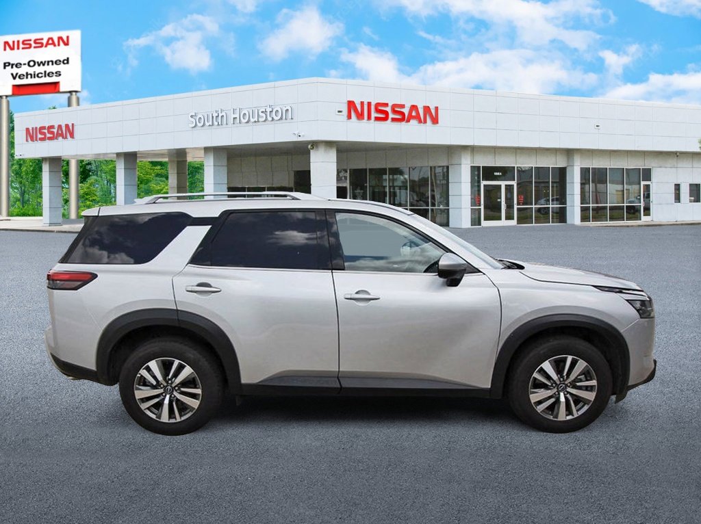 Used 2025 Nissan Pathfinder SL AWD/4WD image 5