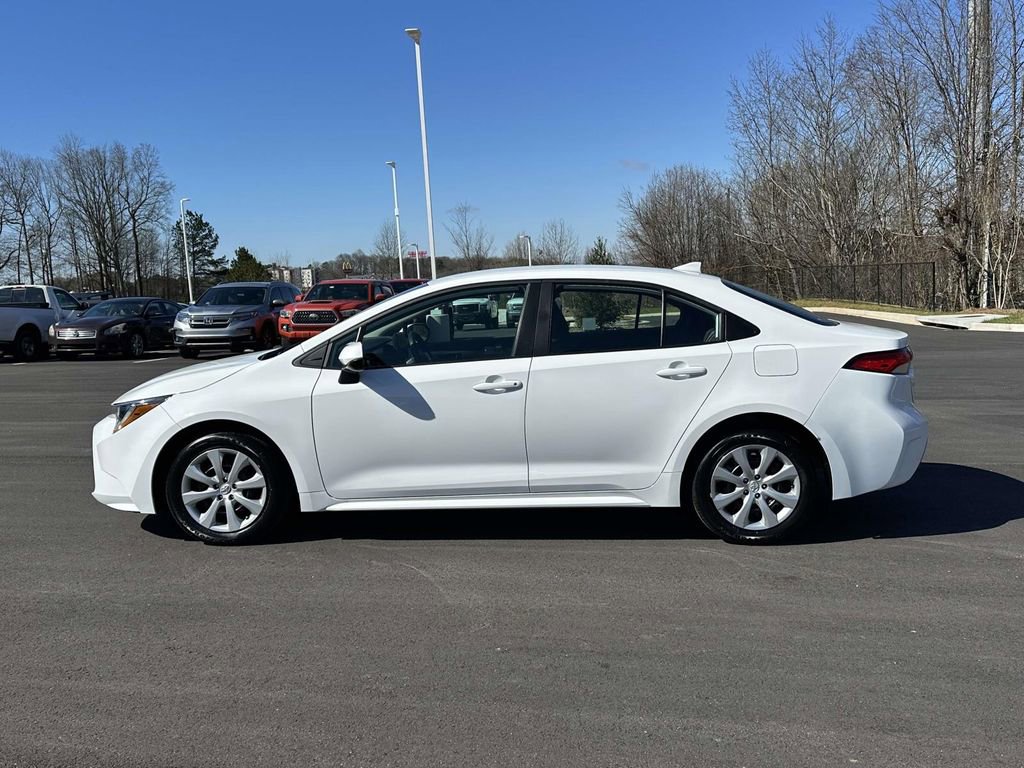 Used 2024 Toyota Corolla LE image 23