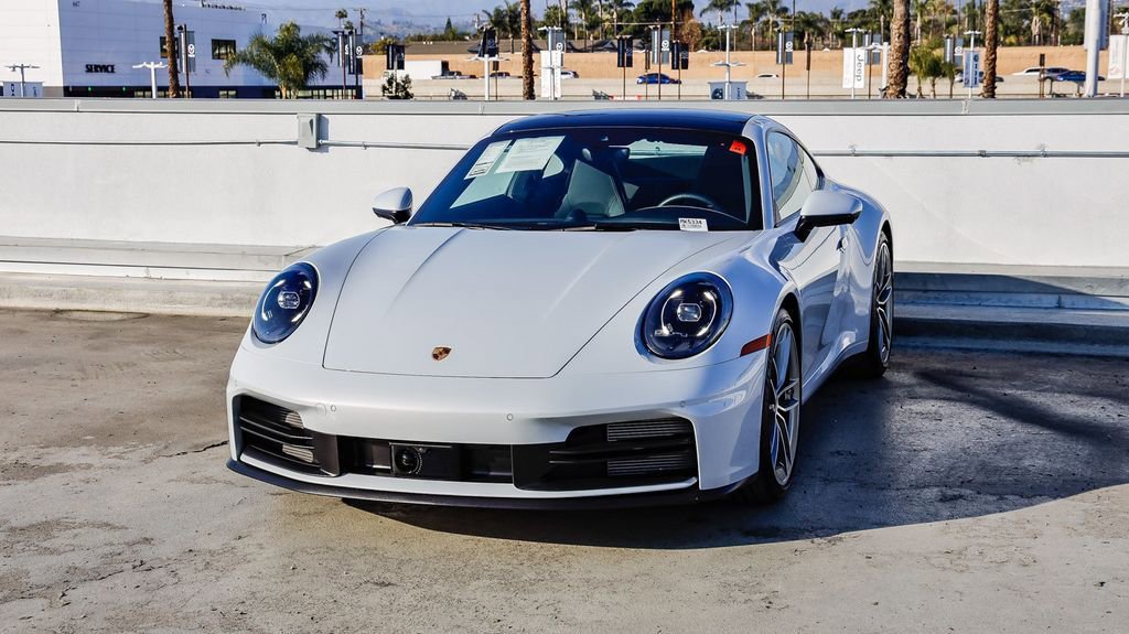Used 2025 Porsche 911 Carrera RWD image 4
