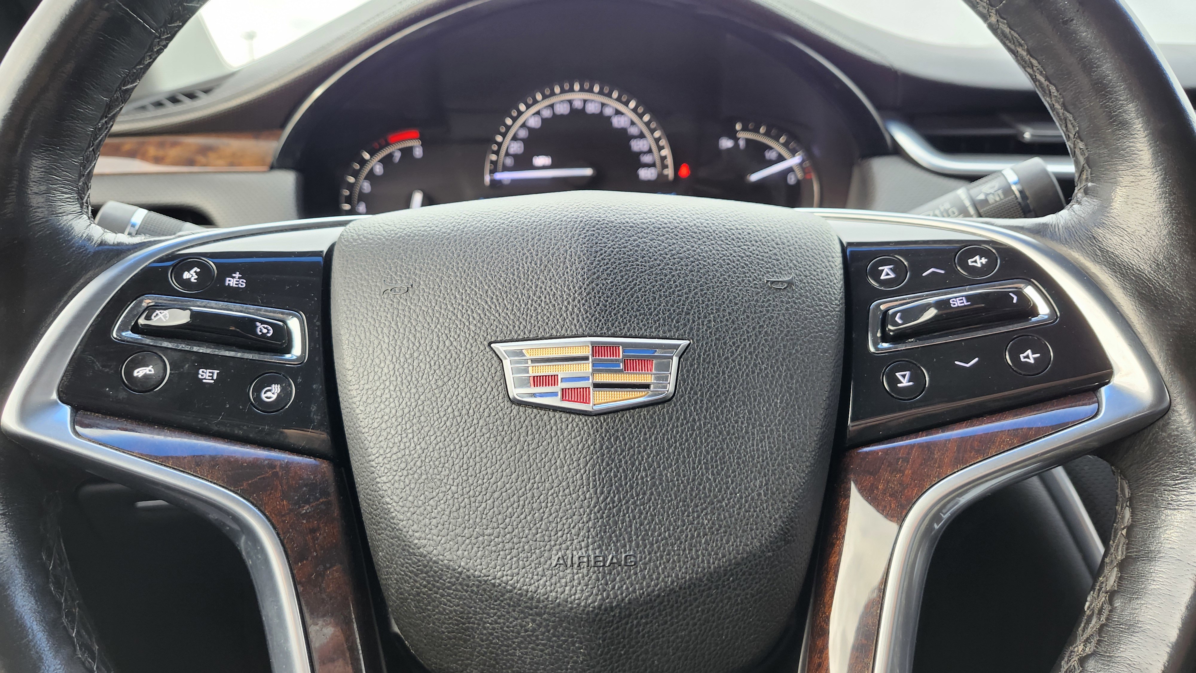 Used 2017 Cadillac XTS Luxury image 28