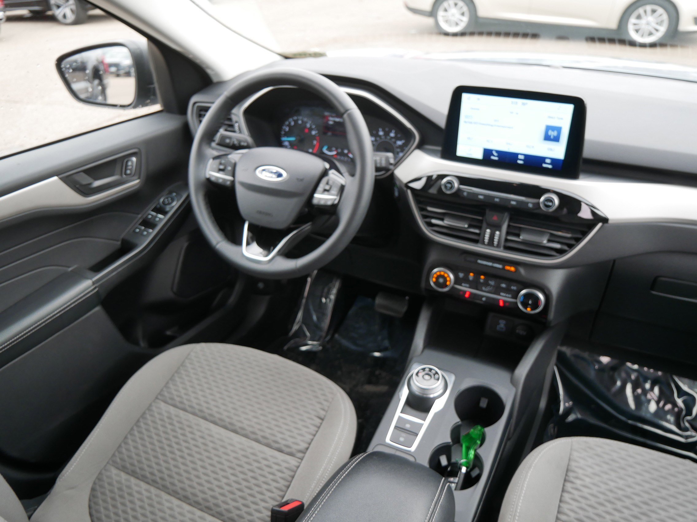 Certified 2022 Ford Escape SE w/ Cold Weather Package AWD/4WD image 9