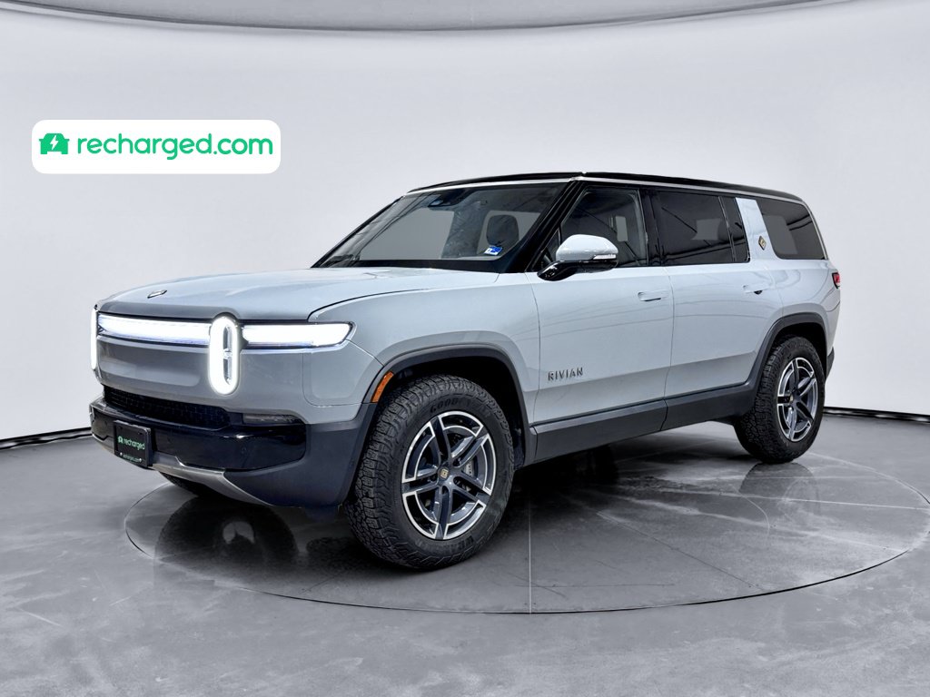 Used 2025 Rivian R1S Adventure Dual AWD/4WD image 1