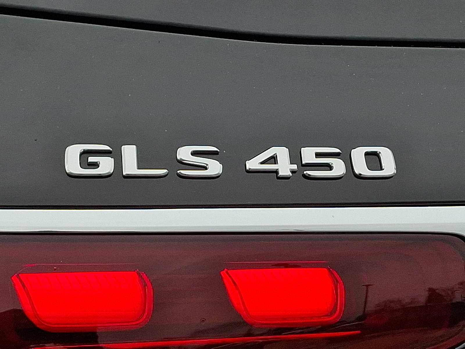Used 2026 Mercedes-Benz GLS 450 4MATIC image 32