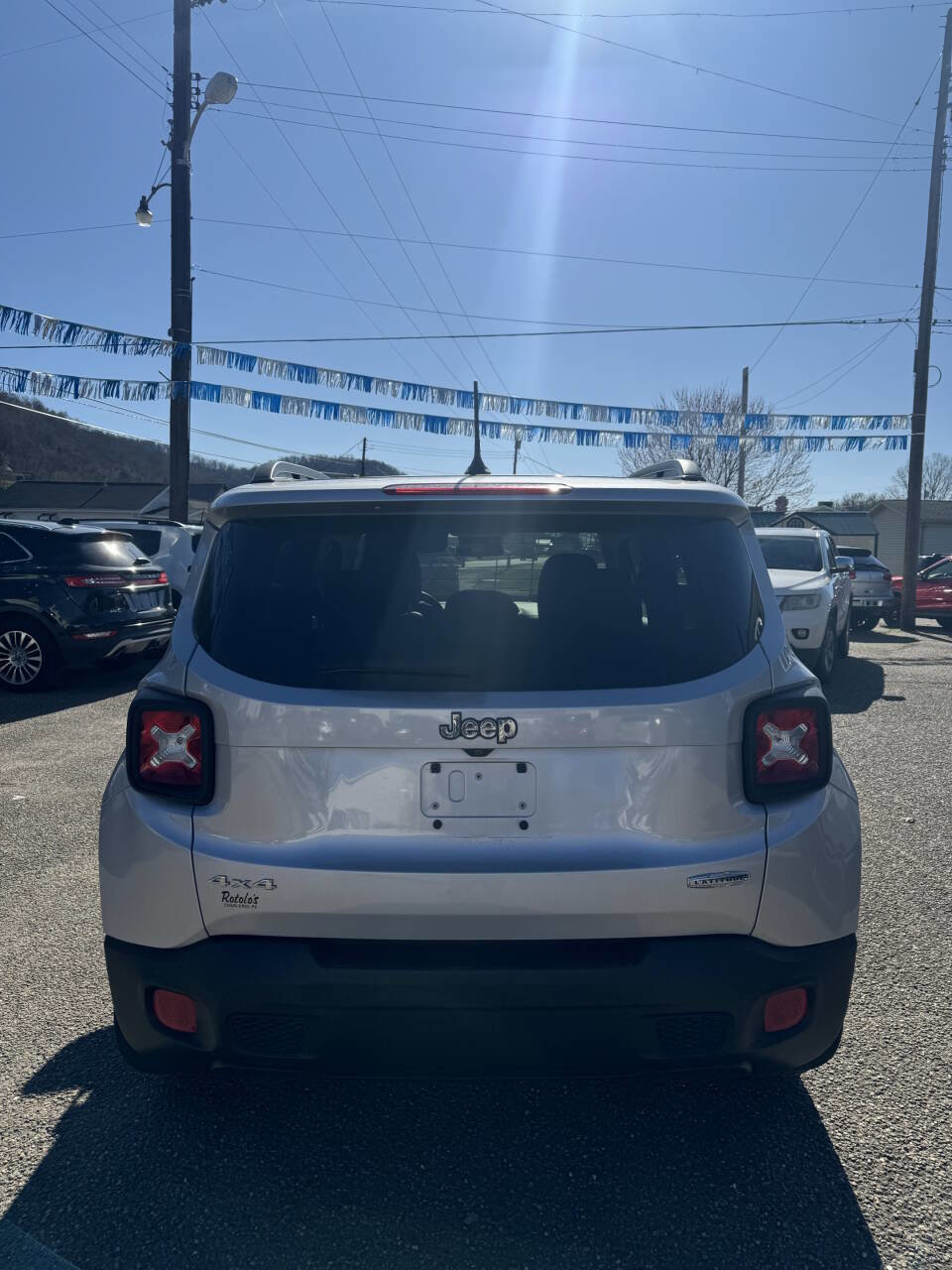 Used 2015 Jeep Renegade Latitude w/ Popular Equipment Group image 5