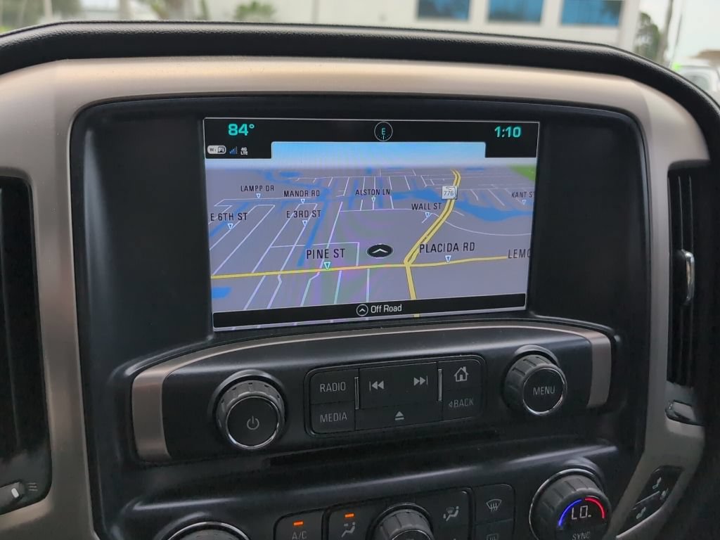 Used 2017 GMC Sierra 2500 Denali w/ Suspension Package, Off-Road AWD/4WD image 16