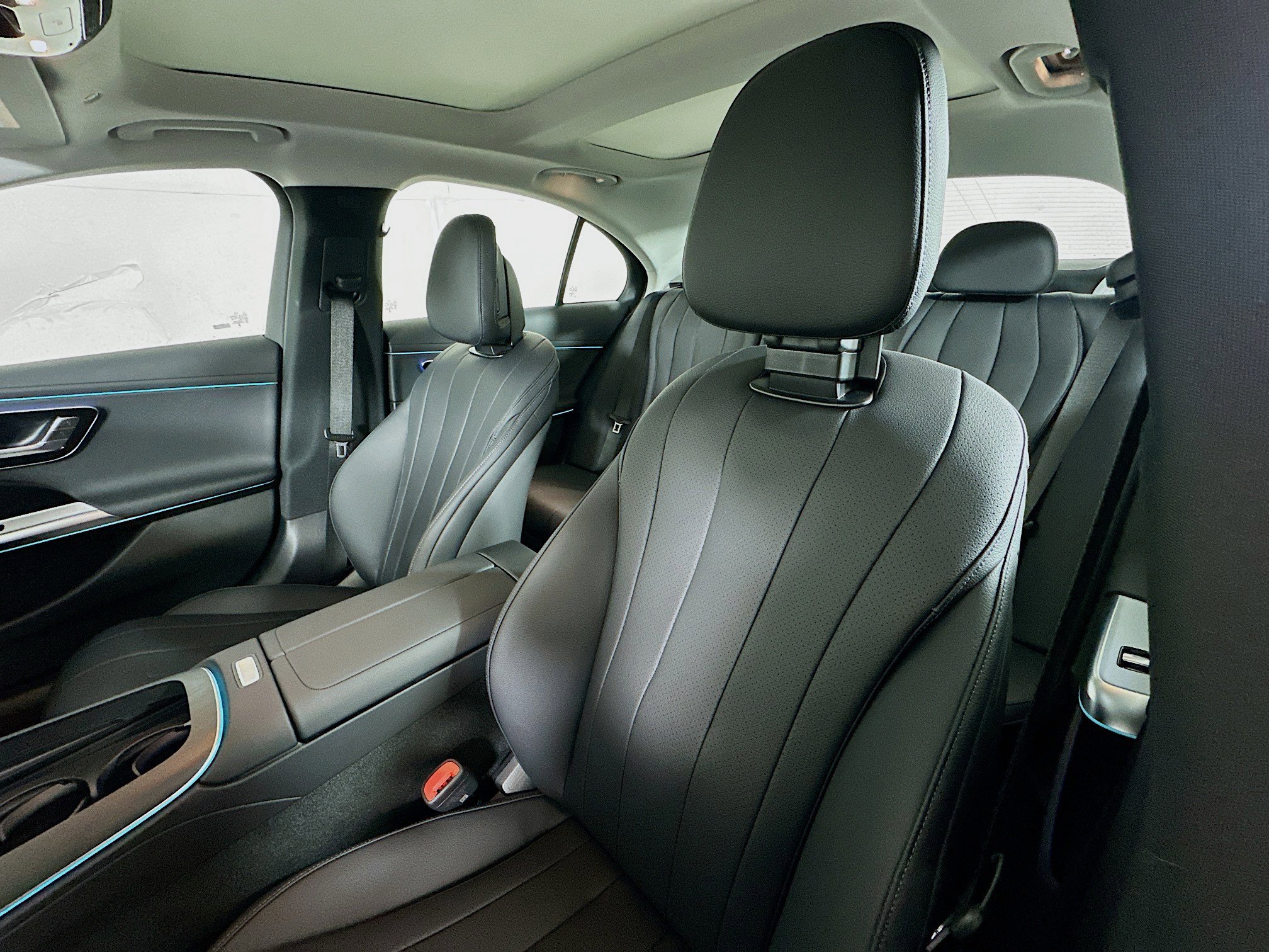 New 2026 Mercedes-Benz E 350 4MATIC Sedan image 21