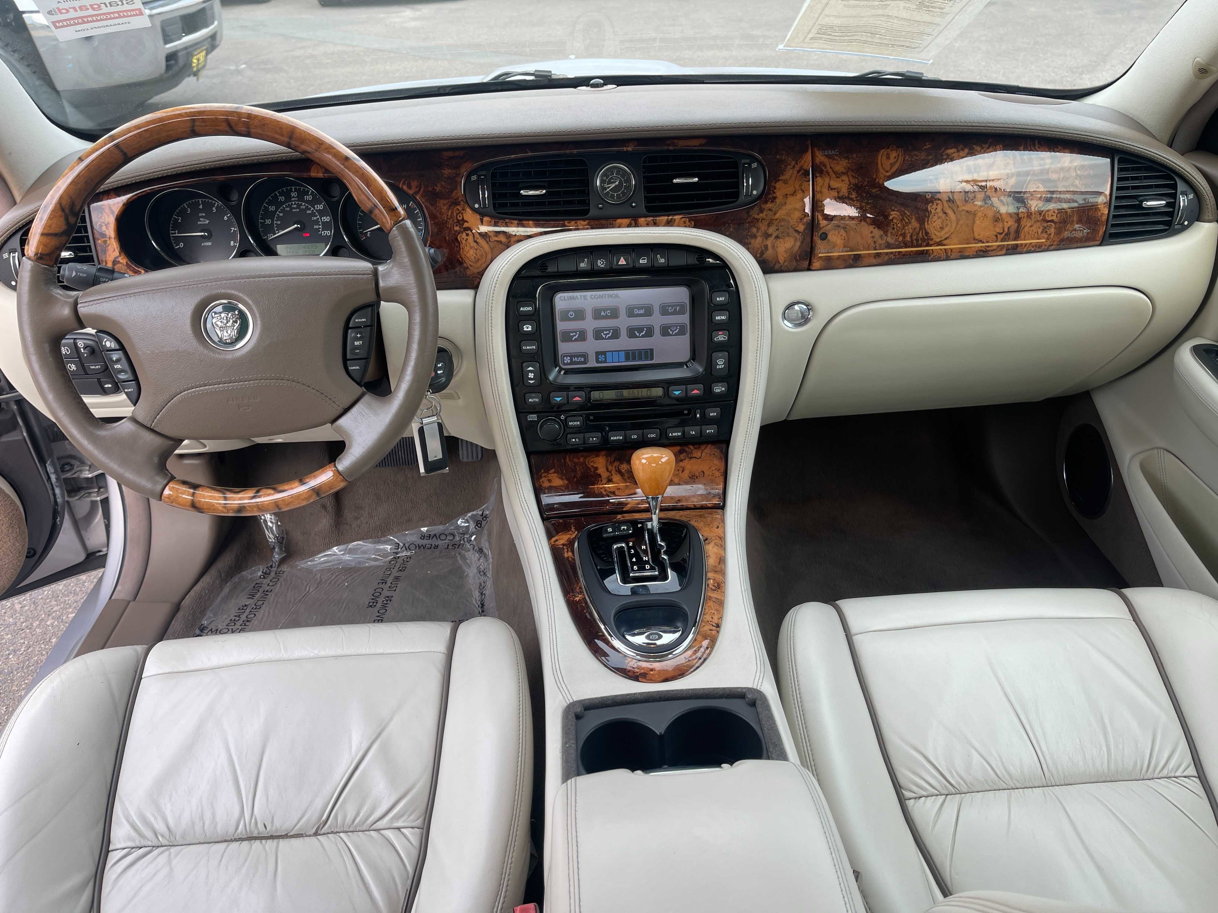 Used 2006 Jaguar XJ8 L XJ VANDEN PLAS SEDAN 4D image 14