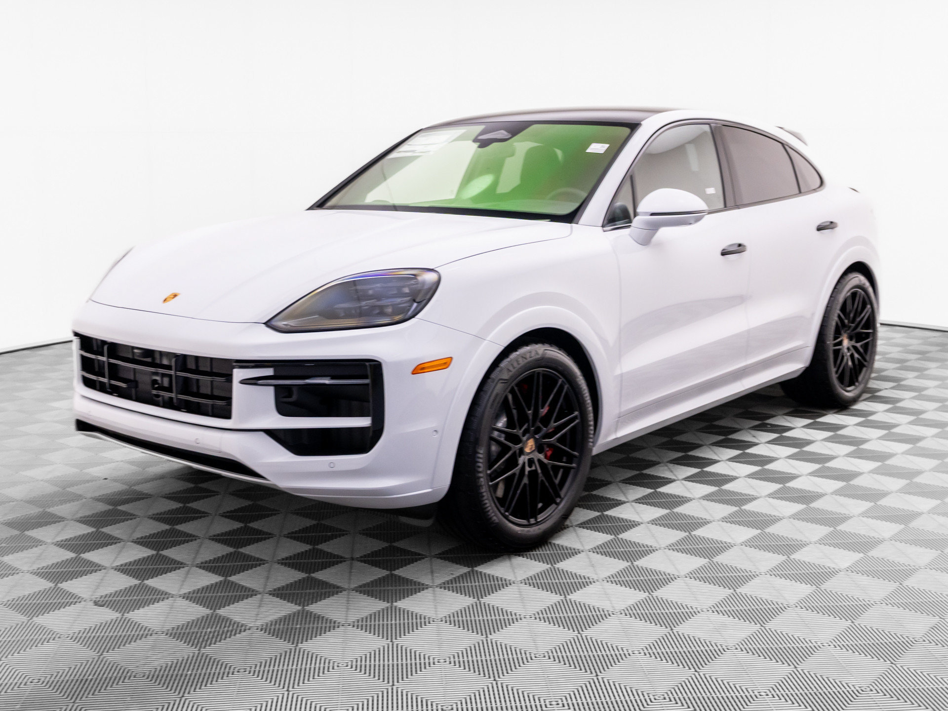 New 2026 Porsche Cayenne GTS AWD/4WD 360° Tour