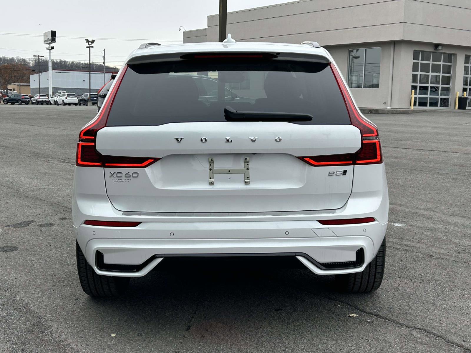 New 2026 Volvo XC60 B5 Ultra w/ Protection Package Premier AWD/4WD image 4