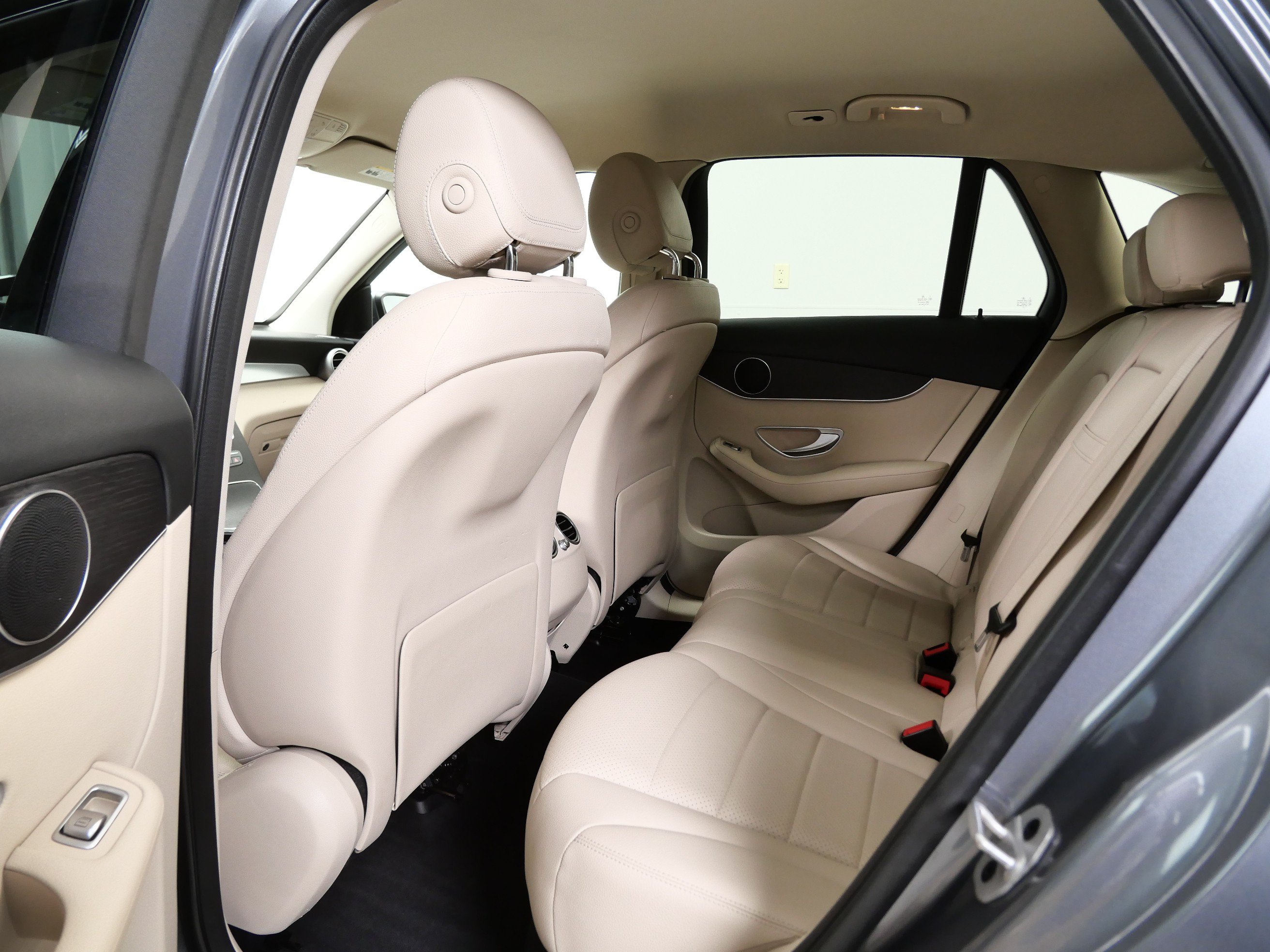 Used 2022 Mercedes-Benz GLC 300 4MATIC image 16