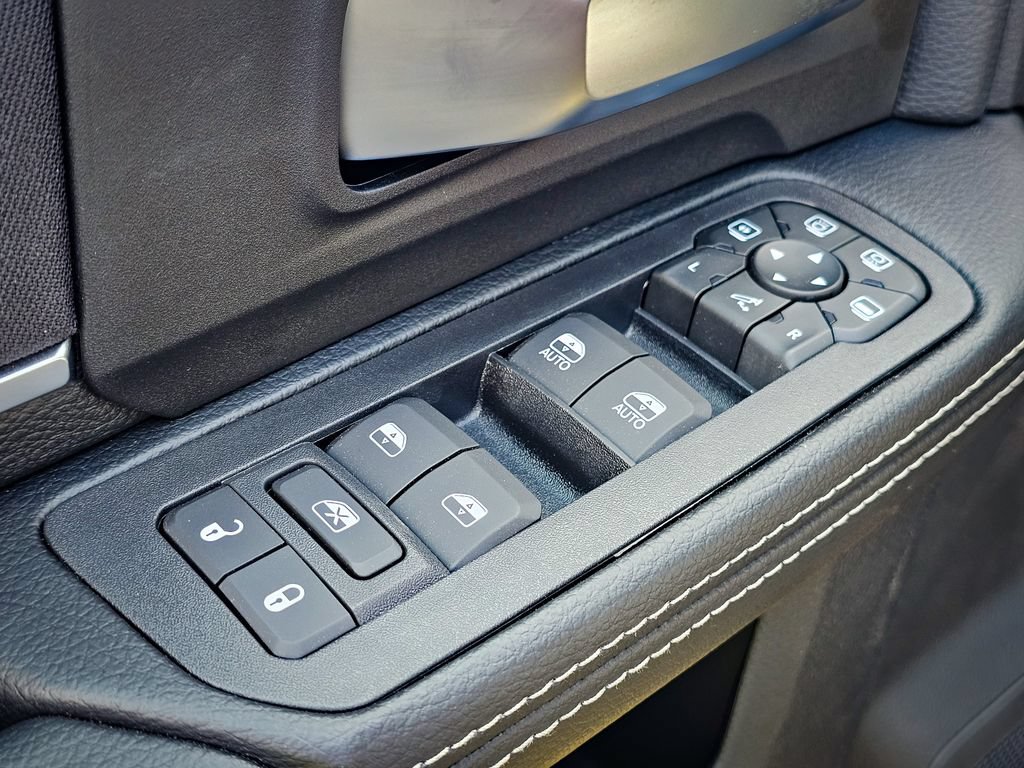 New 2026 RAM 3500 Big Horn AWD/4WD image 13