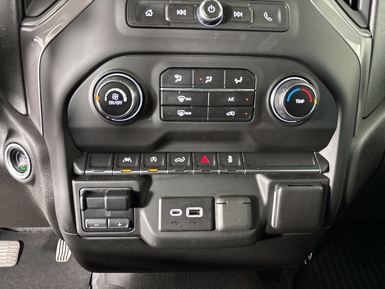Used 2023 Chevrolet Silverado 1500 Custom w/ LPO, Dark Essentials Package AWD/4WD image 19