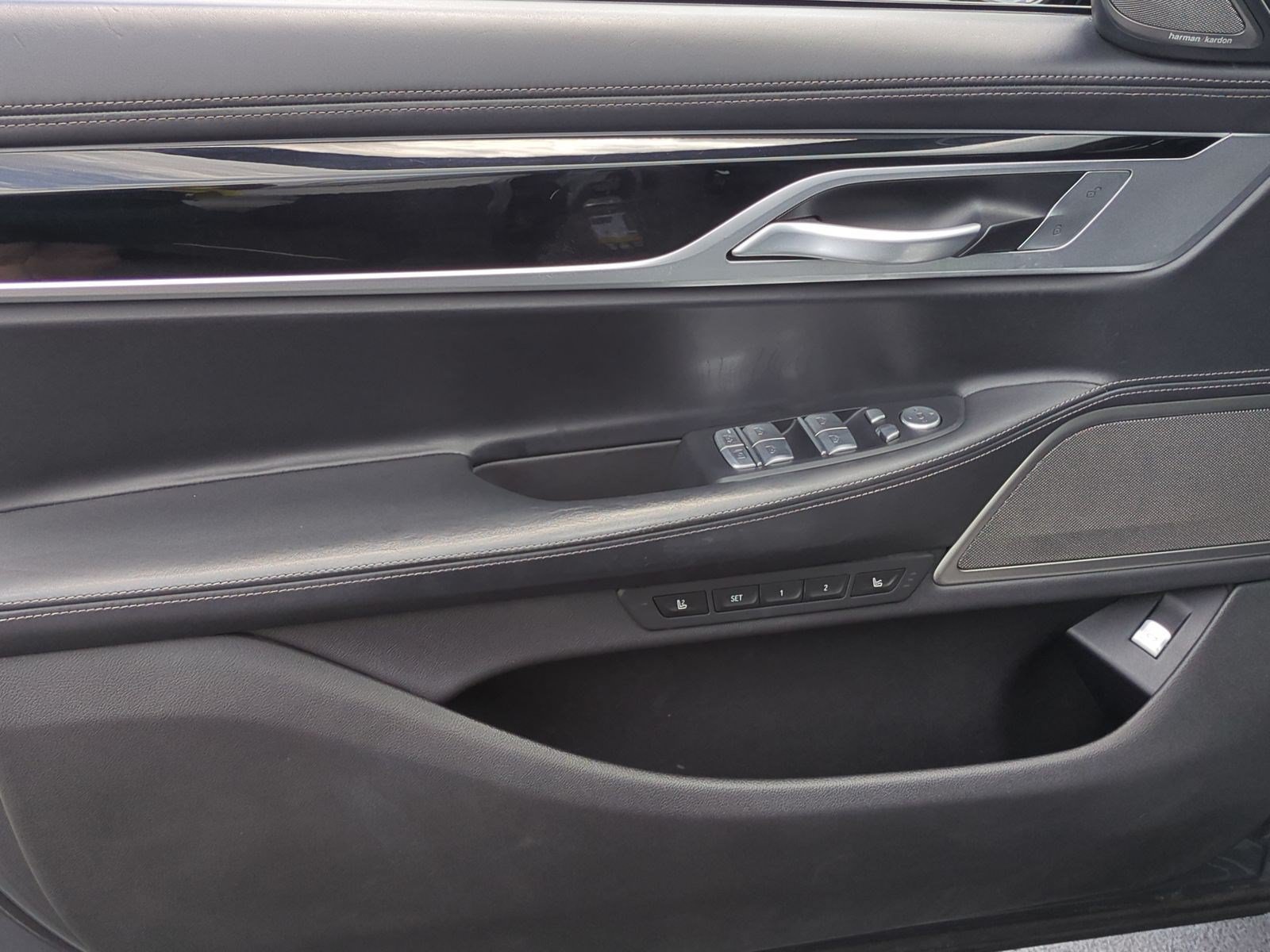 Used 2022 BMW M760i xDrive AWD/4WD image 14
