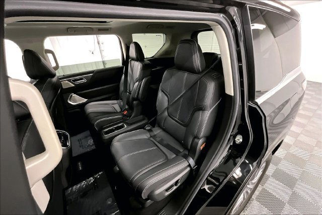 Used 2025 INFINITI QX80 Sensory AWD/4WD image 25