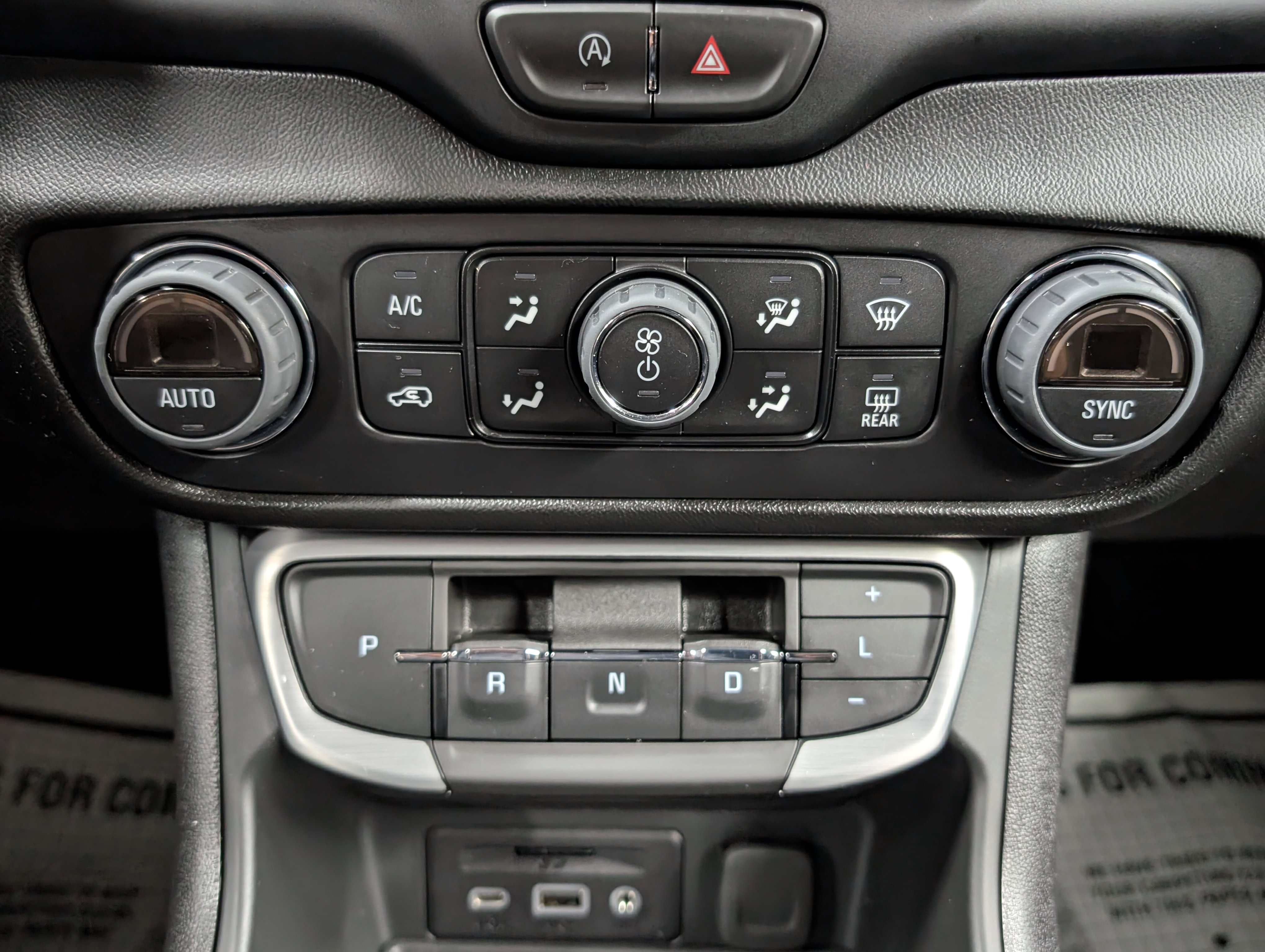 Used 2023 GMC Terrain SLE w/ Driver Convenience Package image 19