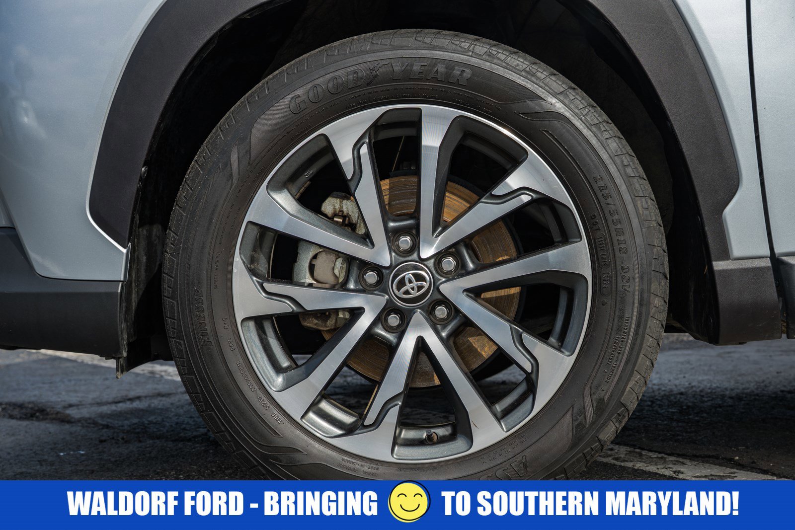 Used 2023 Toyota Corolla Cross XLE w/ Convenience Package image 19