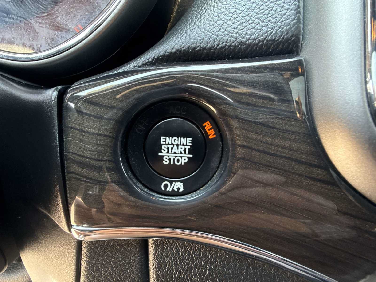Used 2018 Jeep Grand Cherokee Overland AWD/4WD image 17