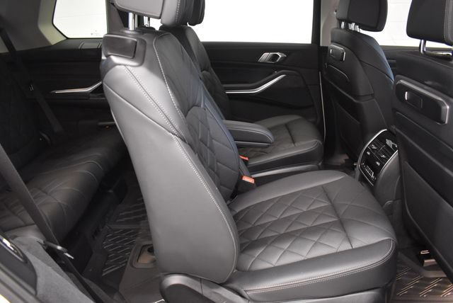 Used 2024 BMW X7 xDrive40i AWD/4WD image 17