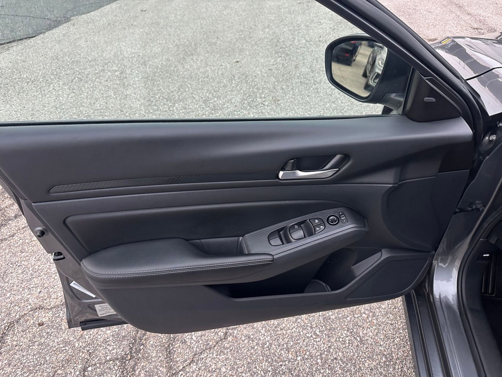 Used 2025 Nissan Altima 2.5 SV image 20