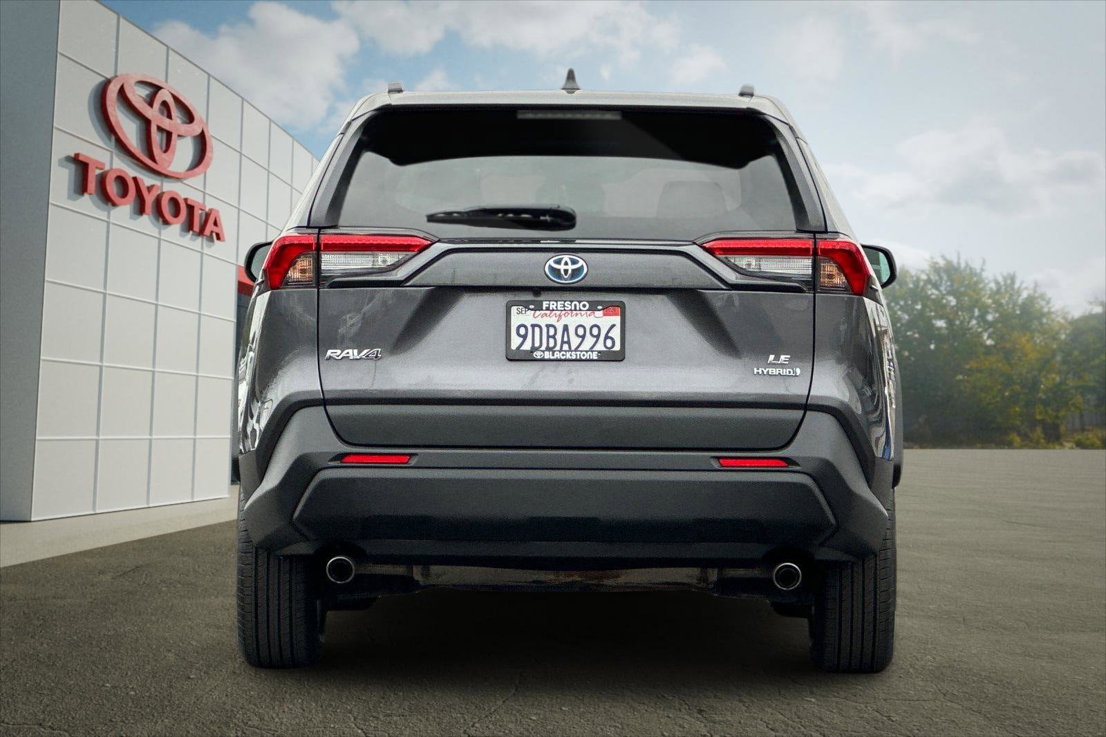 Certified 2021 Toyota RAV4 LE AWD/4WD image 4