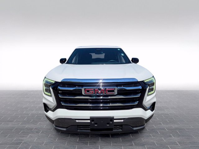 Used 2025 GMC Terrain Elevation AWD/4WD image 2