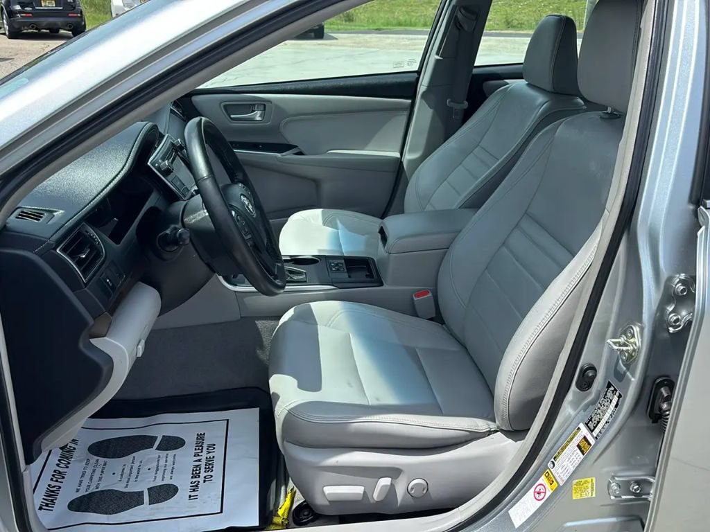 Used 2016 Toyota Camry XLE FWD image 18