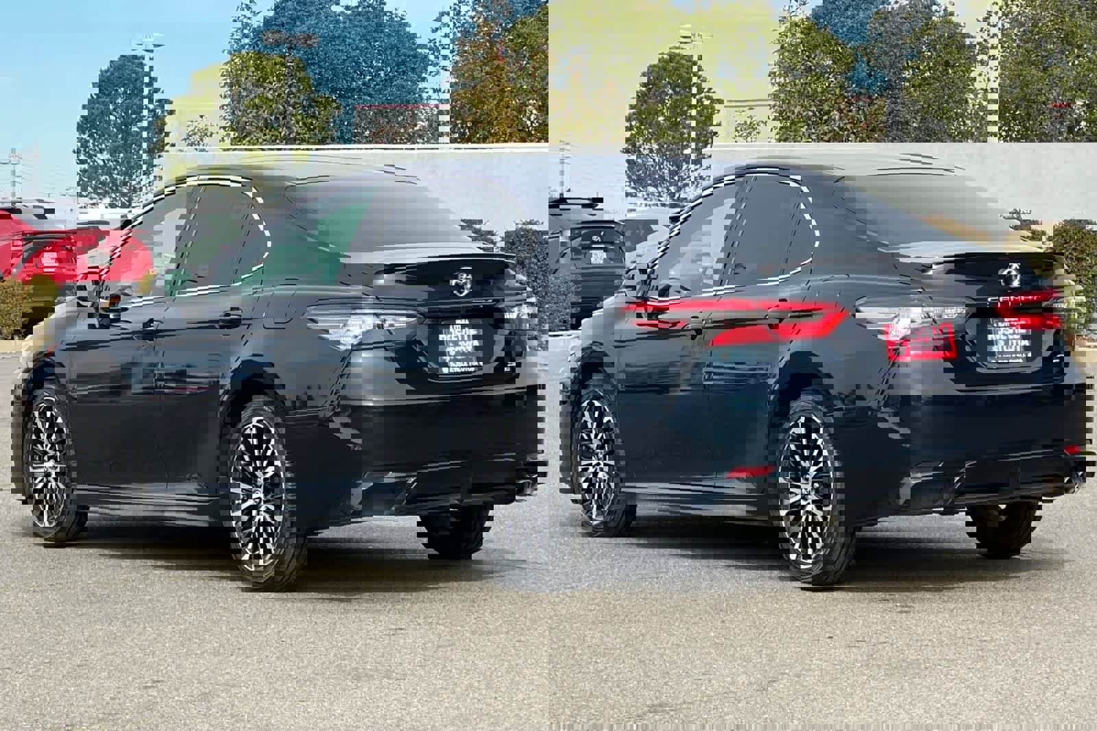 Used 2018 Toyota Camry SE image 7