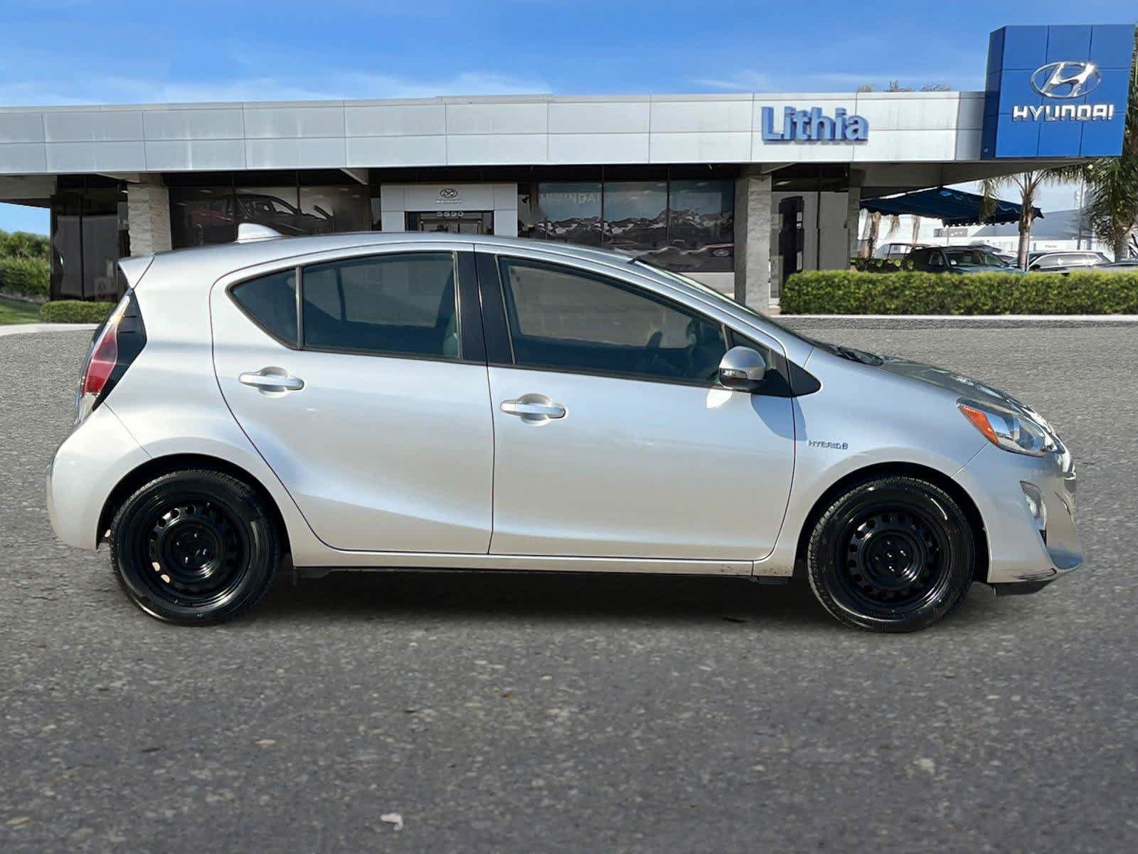 Used 2015 Toyota Prius C One FWD image 9