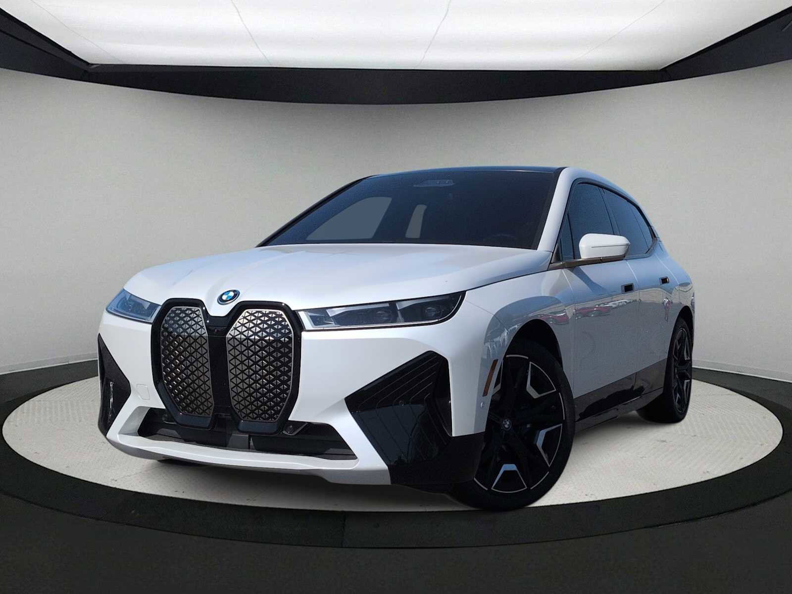 Used 2025 BMW iX M60 image 1