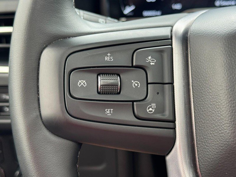 Used 2023 GMC Yukon XL SLT w/ SLT Premium Package AWD/4WD image 18