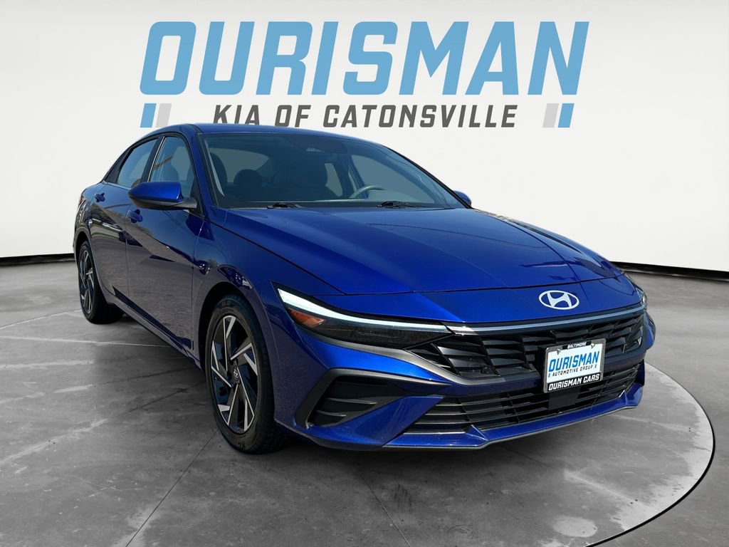 Used 2024 Hyundai Elantra SEL w/ Convenience Package