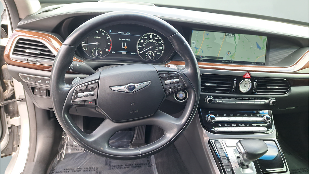Used 2019 Genesis G90 3.3T Premium RWD image 18