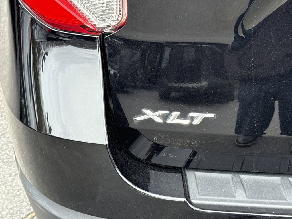 Used 2022 Ford Explorer XLT w/ Equipment Group 202A AWD/4WD image 38