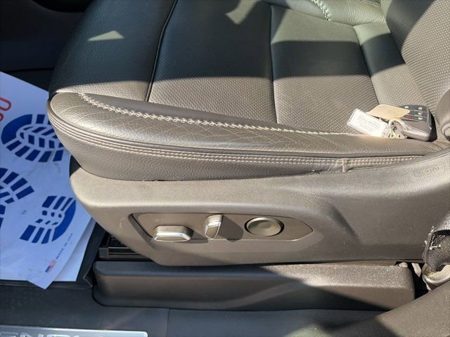 Used 2023 GMC Yukon XL Denali image 18