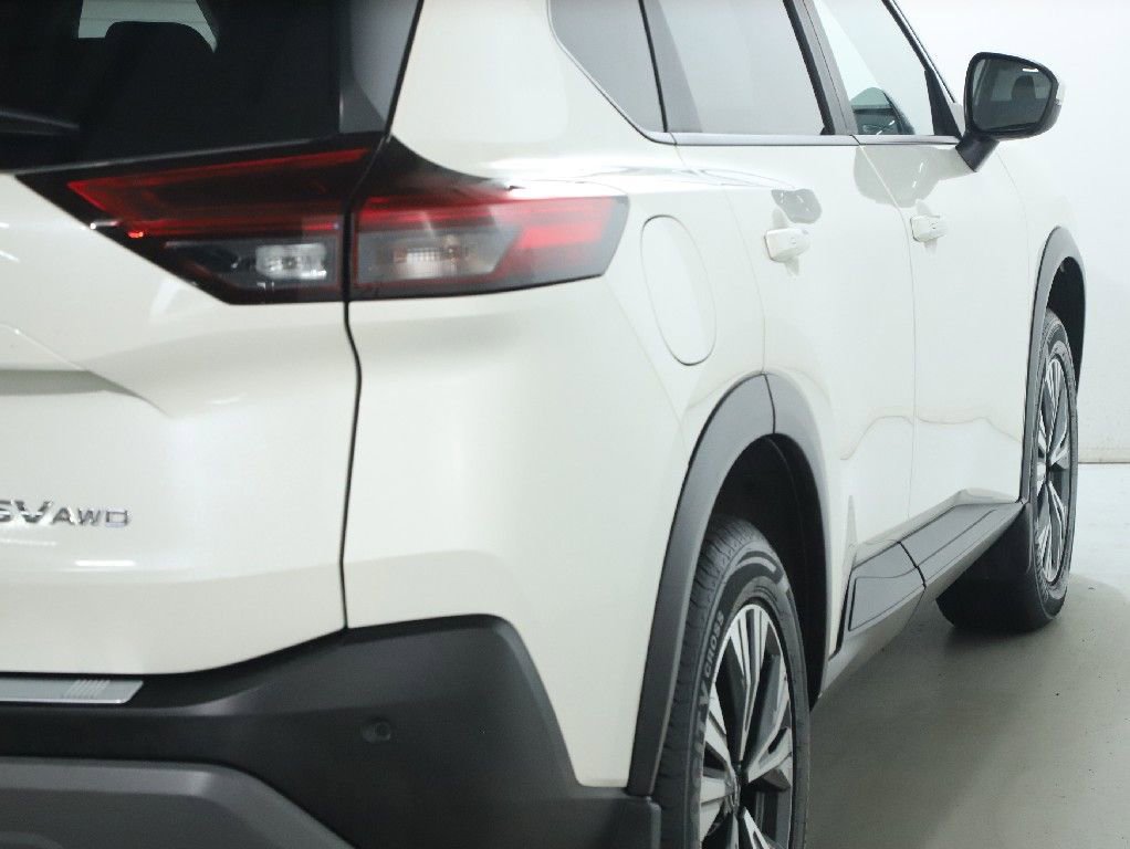 Used 2023 Nissan Rogue SV image 46