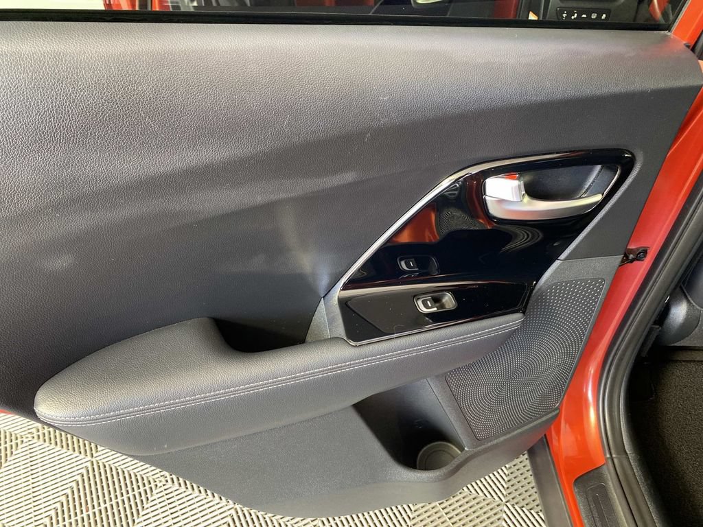 Used 2022 Kia Niro Touring Special Edition FWD image 27