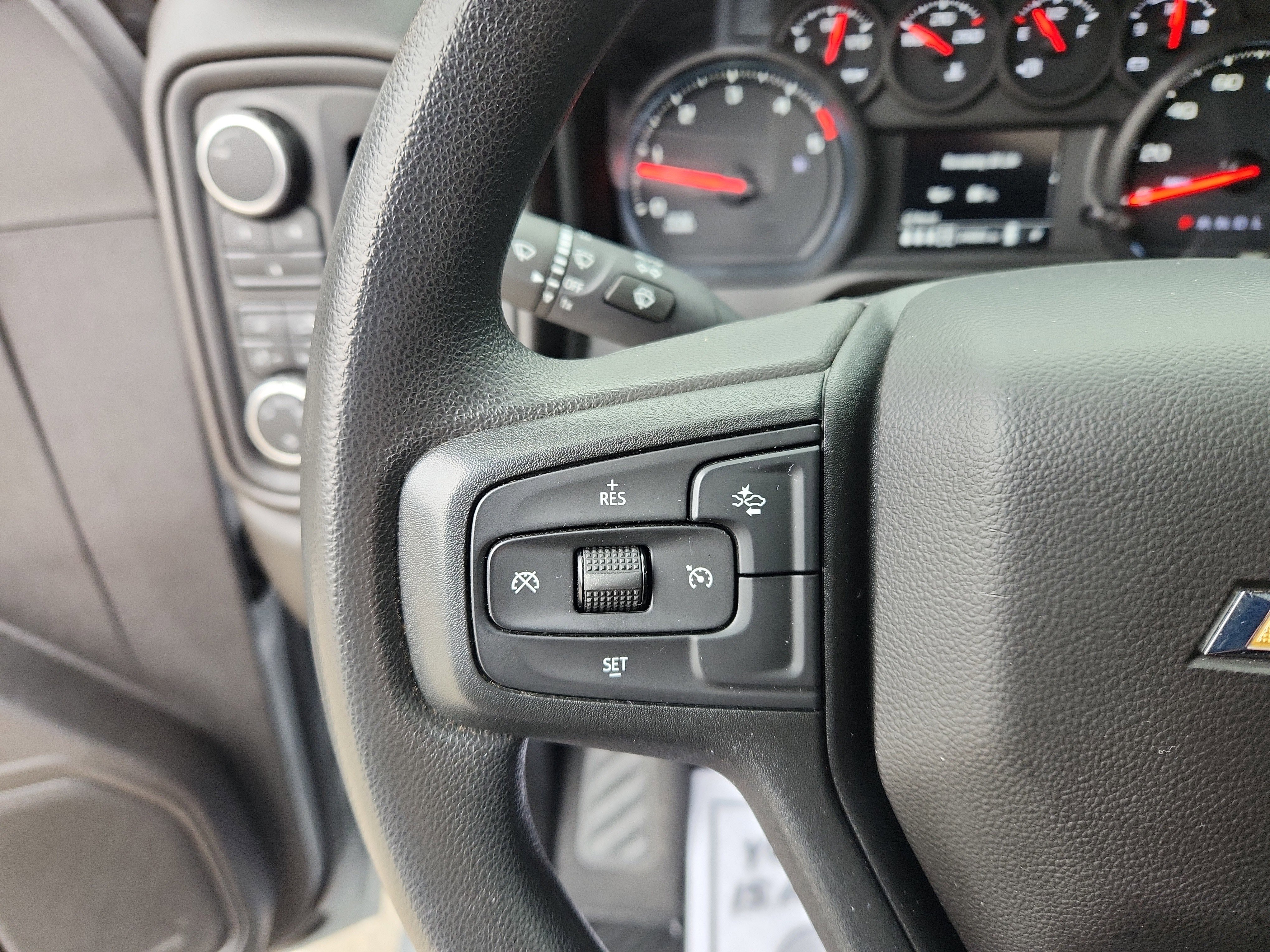 Used 2025 Chevrolet Silverado 2500 Custom w/ Custom Value Package image 21