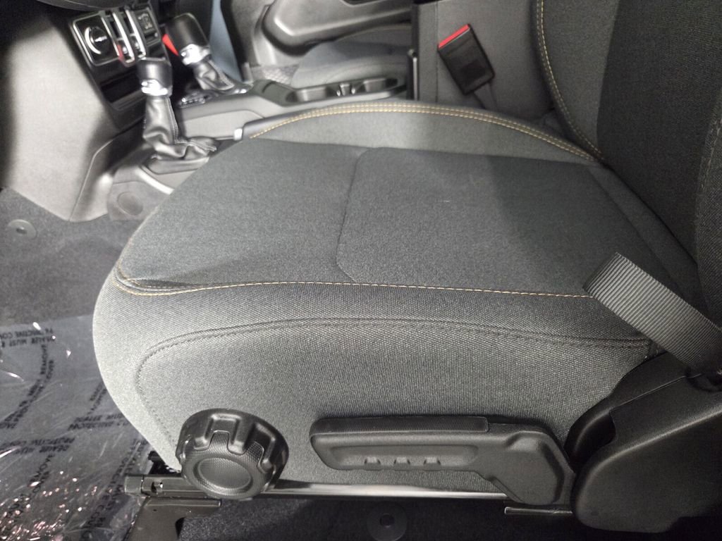 Used 2026 Jeep Wrangler Sport AWD/4WD image 11