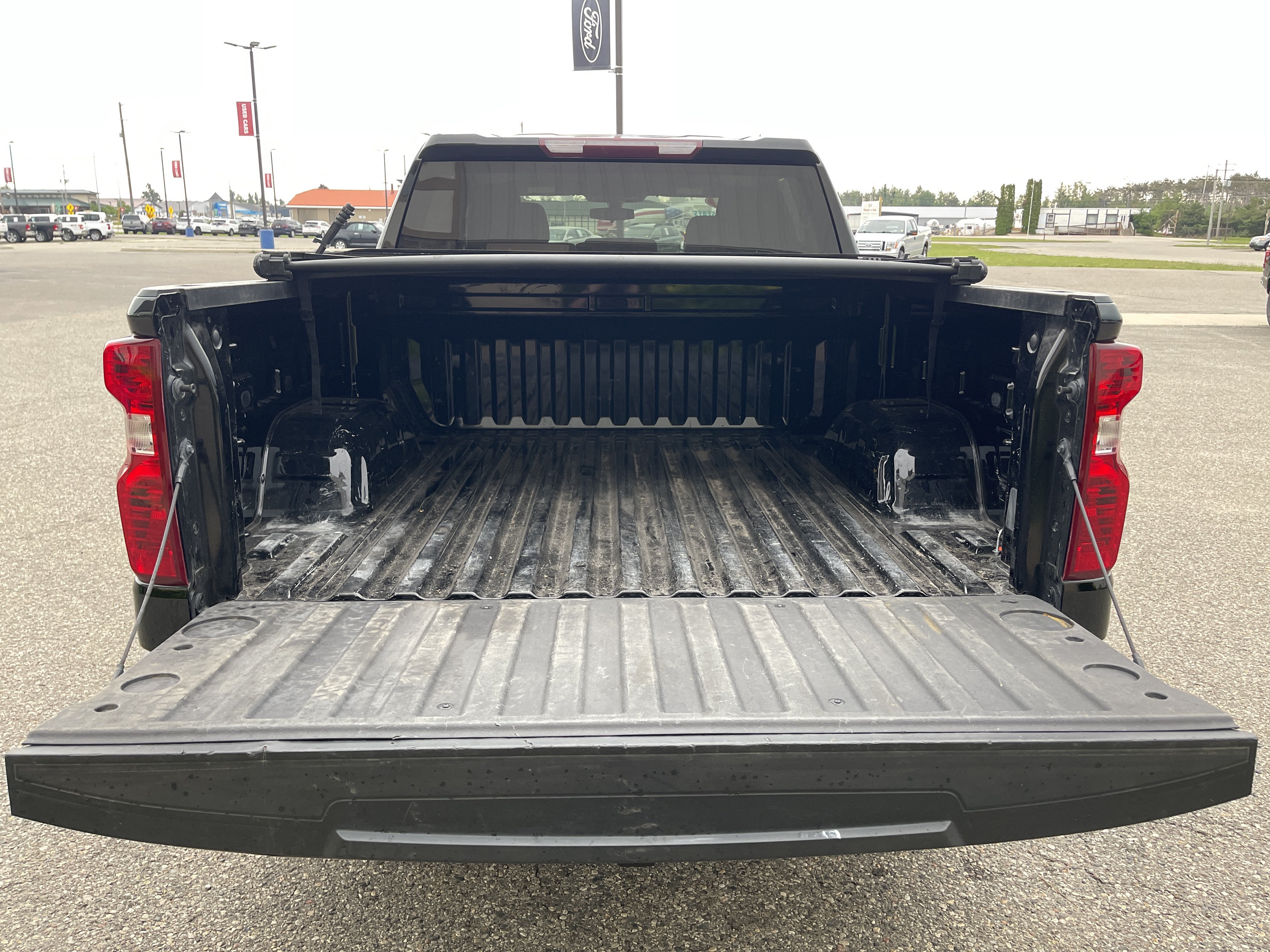 Used 2021 Chevrolet Silverado 1500 LT AWD/4WD image 9