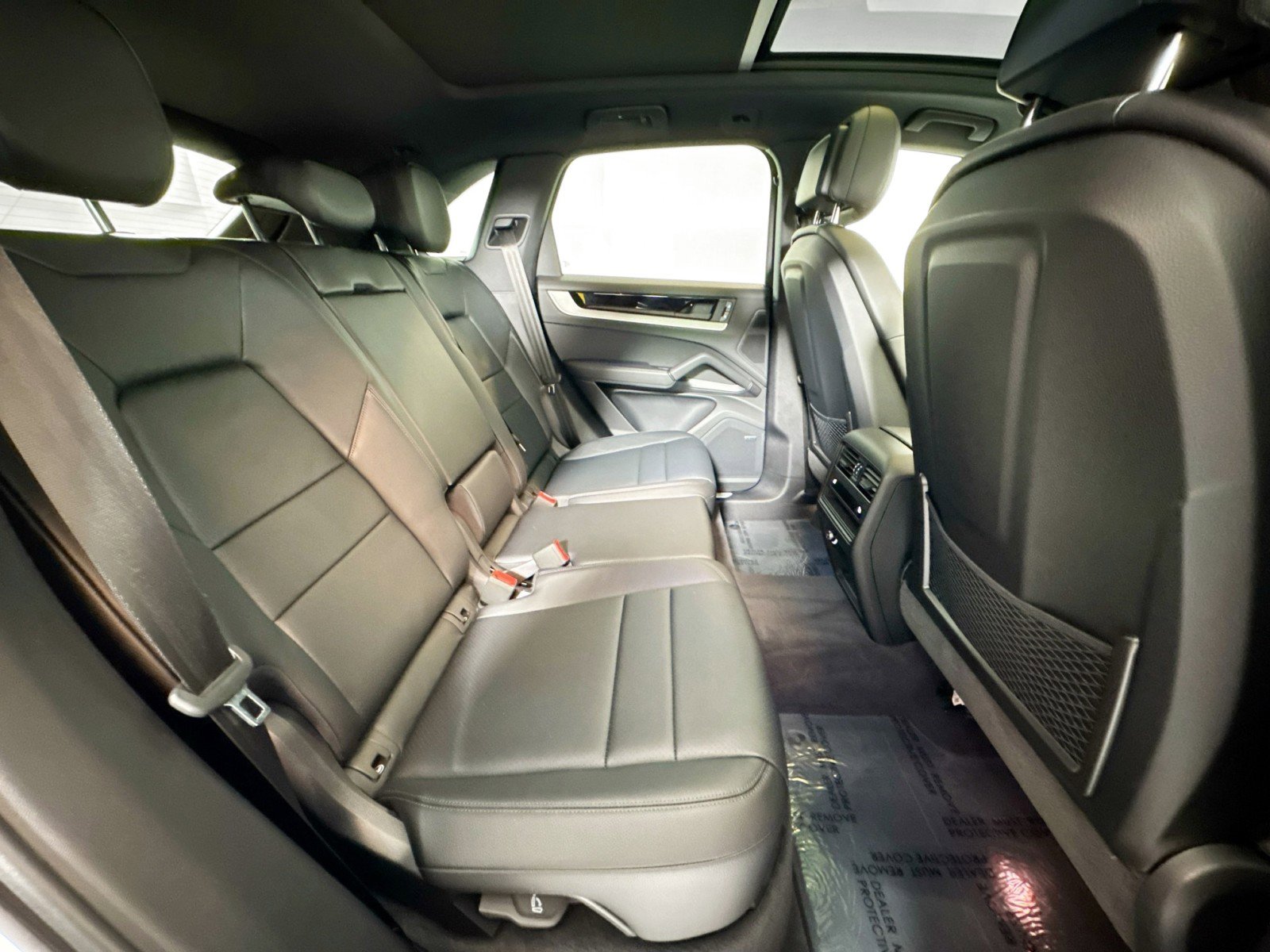 Used 2025 Porsche Cayenne image 23