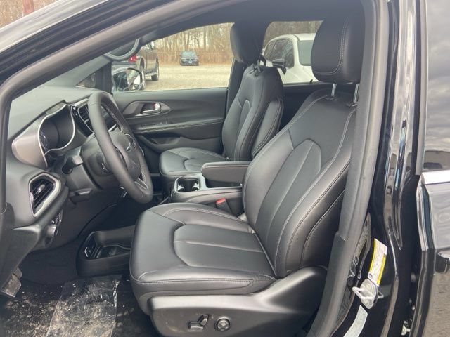 New 2026 Chrysler Voyager LX FWD image 9
