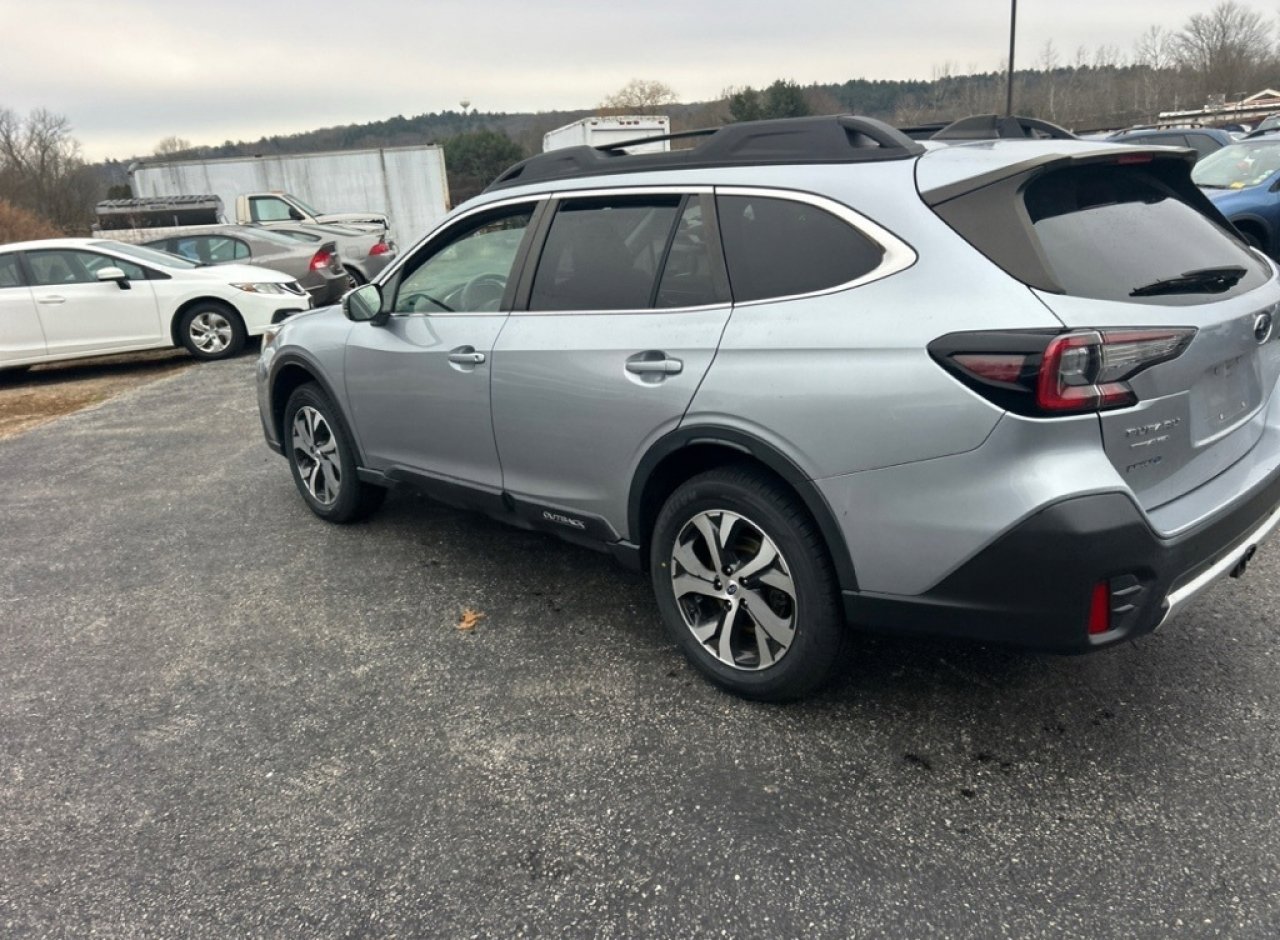 Used 2022 Subaru Outback Limited XT image 5