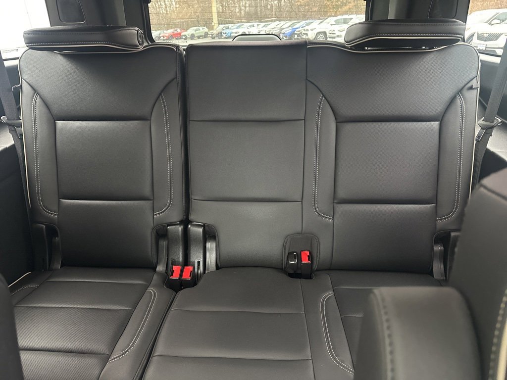 Used 2021 Chevrolet Suburban Premier image 15