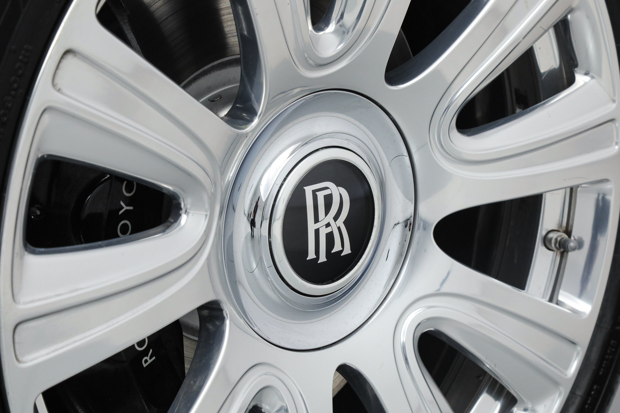 Used 2017 Rolls-Royce Dawn RWD image 22