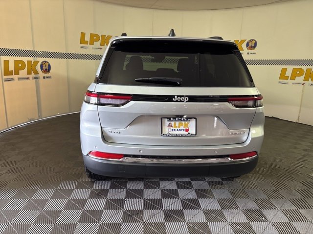 New 2025 Jeep Grand Cherokee Laredo X w/ Luxury Tech Group I image 5