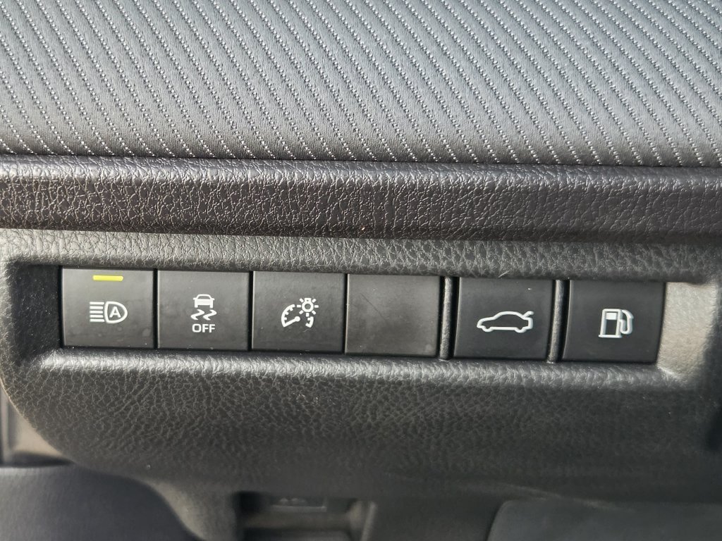 Used 2026 Toyota Camry SE FWD image 25