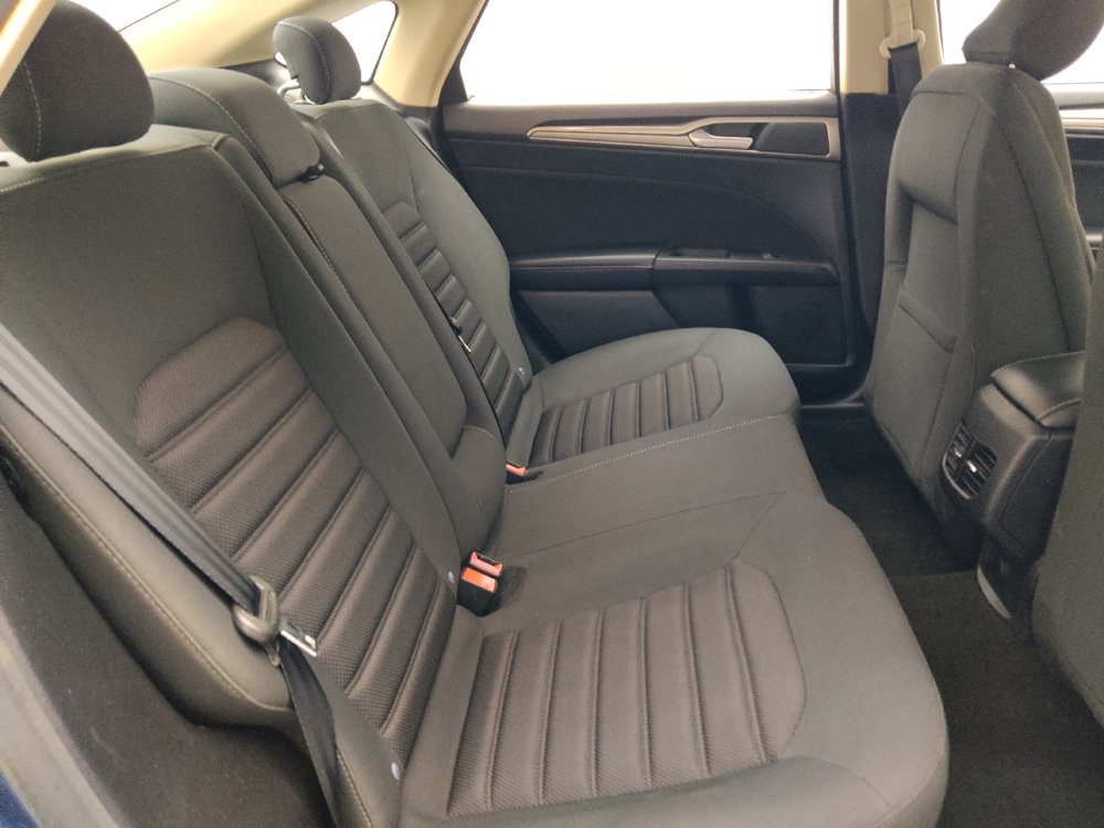 Used 2019 Ford Fusion SE FWD image 19